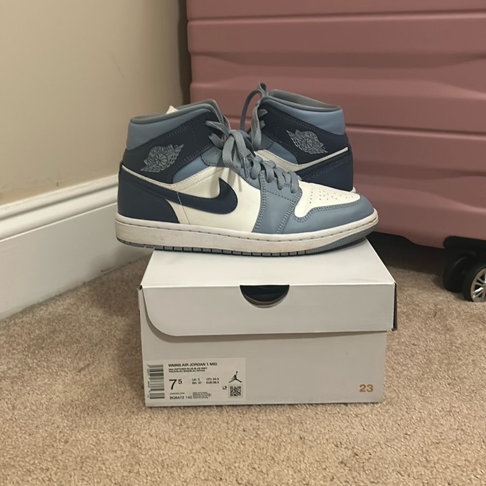 blue jordan 1s